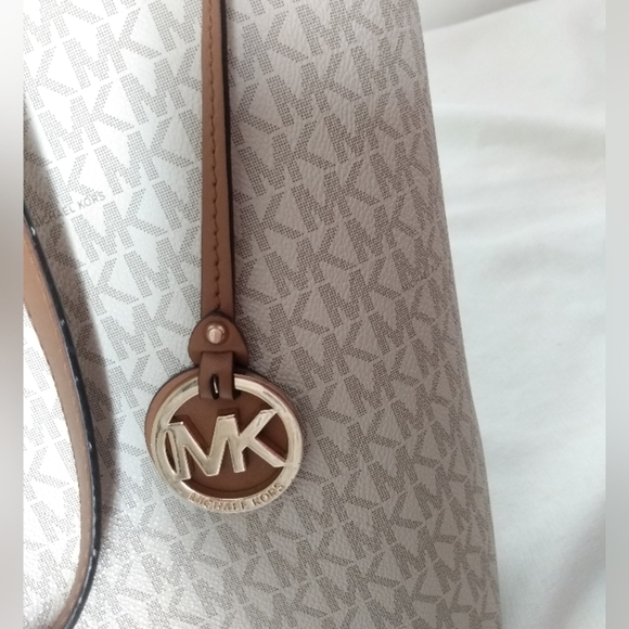 Michael kors Hayley Large Tote bag purse - Picture 2 of 8